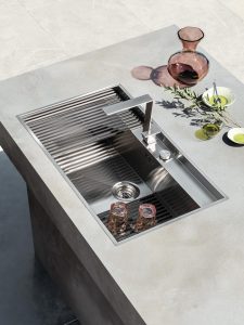 Bếp ngoà trời cung cấp đầy đủ các công năng nấu nướng cho bữa tiệc ngoài trời