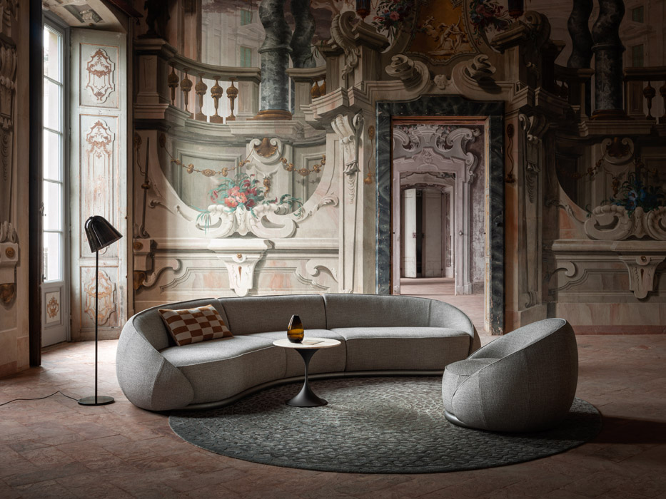 SOFA ABBRACCI CỦA GHIDINI1961 – HÌNH TƯỢNG CÁI ÔM ĐẦY CẢM XÚC